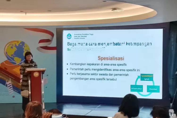 Prof. Stella Kegiatan FGD Pendidikan Dasar dan Menengah KADIN Jakarta (GoraJuara.com/dok AKSI)