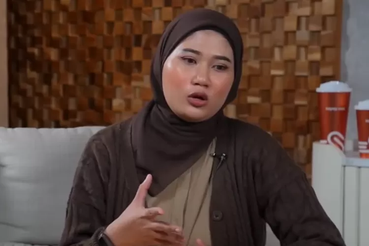 Hanny adik dari Adnan Syuhada buka suara soal kecelakaan yang menimpa kakaknya (Foto: Gorajuara/ Tangkap layar YouTube dr. Richard Lee, MARS)