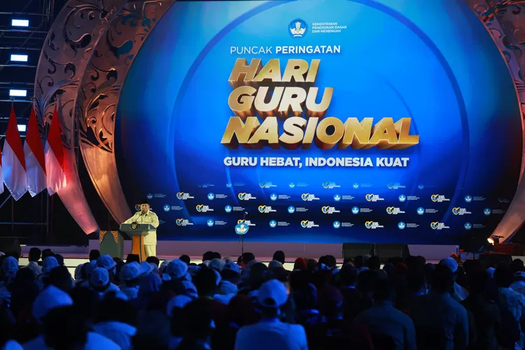Presiden RI Prabowo Subianto berpidato di Puncak Peringatan Hari Guru Nasional 2025 (Foto: Gorajuara/ dok: Tim Media Presiden Prabowo)