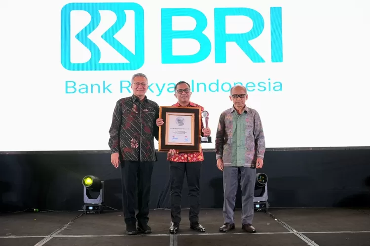 BRI diberi penghargaan dalam ajang Indonesia Trusted Companies 2025 (Foto: Gorajuara/ dok: BRI)