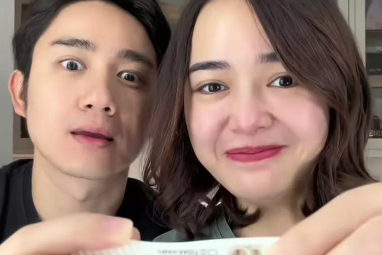 Amanda Manopo ditemani Kenny Austin saat mengumumkan kehamilannya (Foto: Gorajuara/ Tangkap layar TikTok @agml612)