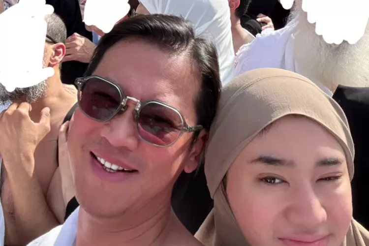 Clara Shinta dan Lexsa pergi umrah setelah kurang lebih empat bulan menikah (Foto: Gorajuara/ Tangkap layar Instagram @i_am_lxa)
