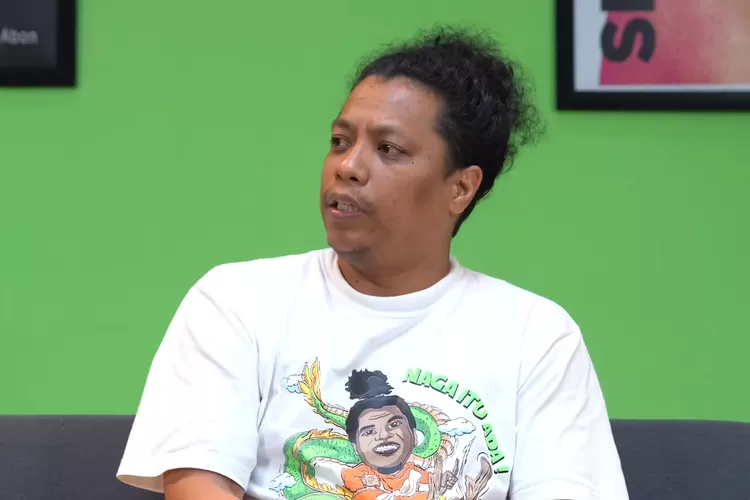 Arie Kriting cerita soal alasan dirinya membeli mobil (Foto: Gorajuara/ Tangkap layar YouTube WENDI CAGUR)