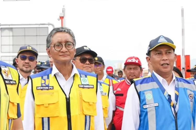 Menteri PU Dody Hanggodo menyebut sudah menerima instruksi Presiden terkait pemulihan fasilitas umum.  (Instagram/agusyudhoyono) (Instagram/agusyudhoyono)