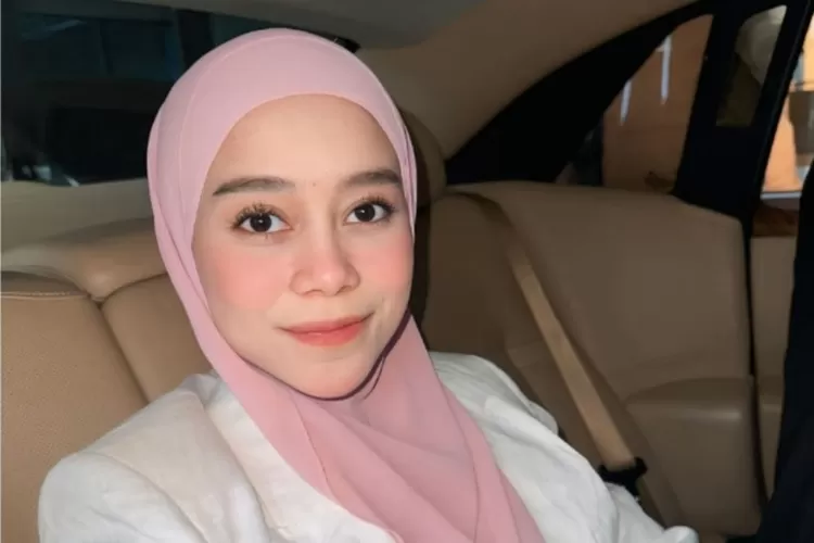 Di sidang MK, Lesti Kejora beberkan kisahnya disomasi pencipta lagu dan soroti ketimpangan hukum bagi pelaku pertunjukan (HukamaNews.com / Instagram @lestikejora)