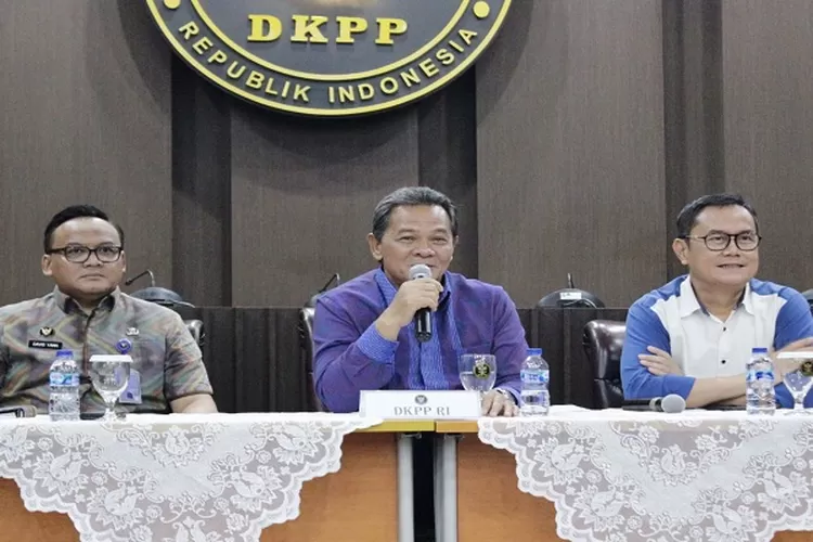 Ketua DKPP Heddy Lugito saat menerima kunjungan 150 Panitia Pengawas Pemilu Luar Negeri (Panwaslu LN) di  Jakarta (Realitasonline.id/ayu)