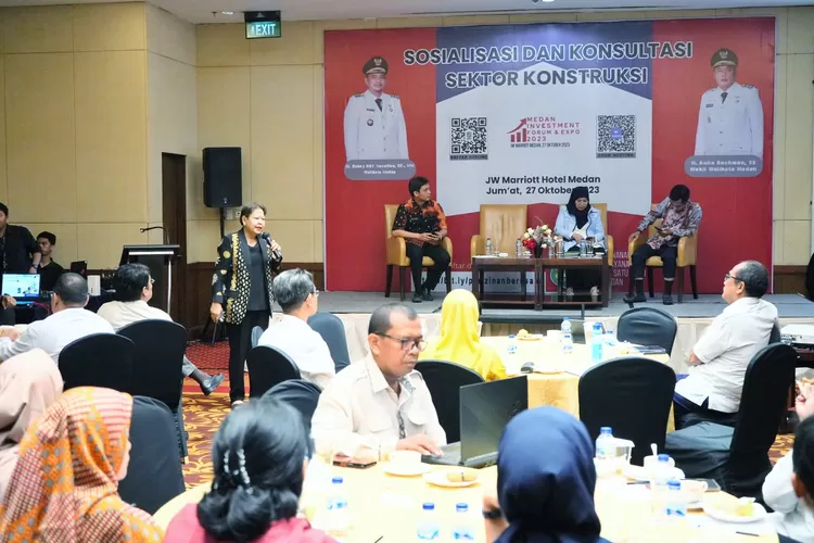 Dinas Penanaman Modal dan Pelayanan Terpadu Satu Pintu (DPMPTSP) Kota Medan menggelar sosialisasi terkait perizinan dibidang usaha konstruksi . (Realitasonline.id/AY)