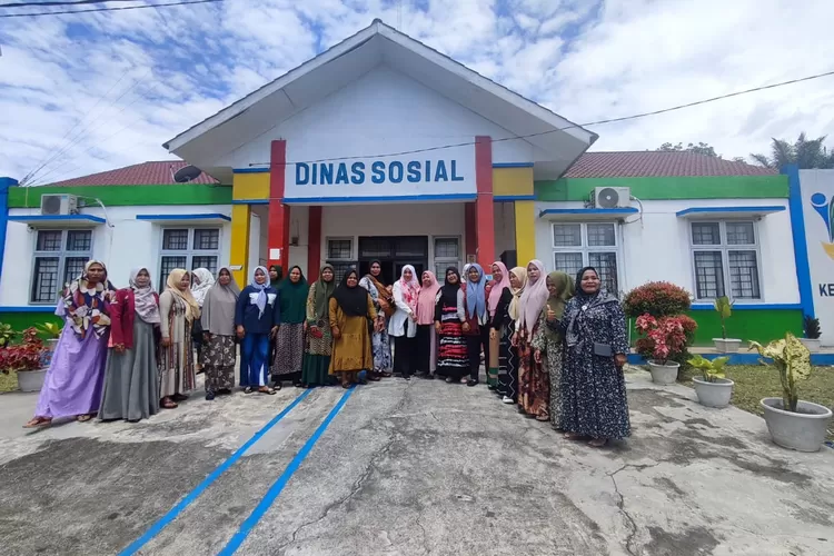 Dinas Sosial Kabupaten Aceh Tenggara gandeng Industri Pengembangan Usaha Mikro Kreatif (IPEMKA) untuk memberikan pelatihan (Realitasonline.id/DN)
