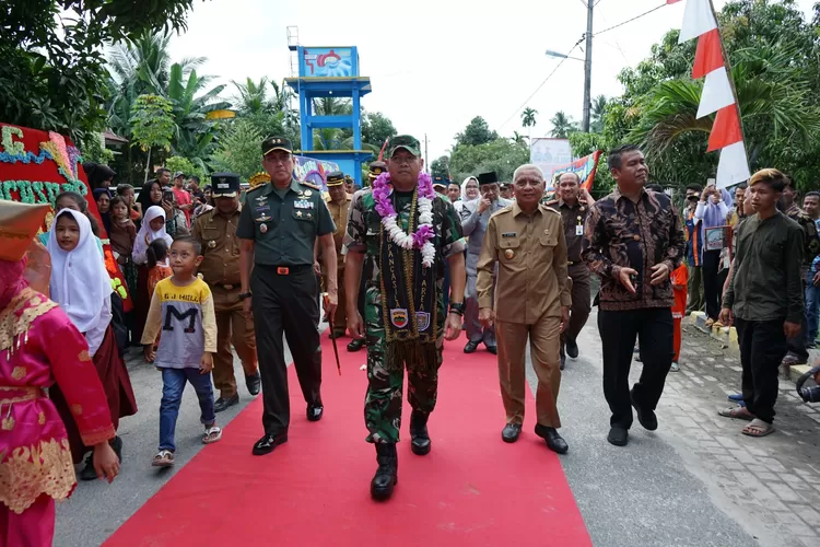 Bupati  Asahan saat menerima tim pancasila dikabupaten Asahan  (Realitasonline.id/humas)