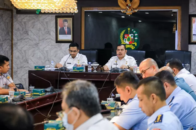 Pemko Medan melalui BPKAD menggelar pertemuan dengan instansi vertikal di ruang rapat II, Kantor Wali Kota Medan, Rabu (1/11/2023).  (Realitasonline.id/AY)