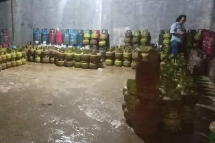 Dugaan adanya Kegiatan pengoplosan Gas LPG 3 Kg di Kecamatan Kota Kisaran Timur  (Realitasonline.id/warga)