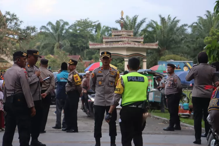 Wakapolres Langkat Kompol DR. Hendri ND Barus SH., SIK., MM.,  memimpin pelaksanaan pengamanan kedatangan Bakal calon presiden Anies Rasyid Baswedan. (Realitasonline.id/AA)