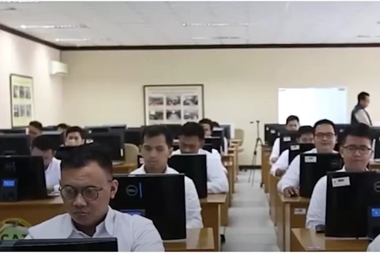 Nasib para tenaga honorer atau pegawai non asn yang akan mulai dilakukan penataan pada tahun depan   (Realitasonline/Tangkapan Layar YT Kementeran PANRB)