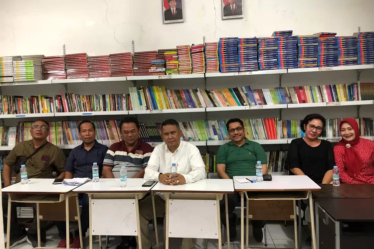 Ketua Ikatan Alumni SMA Negeri 8 Medan, Indra Sakti Harahap mengapresiasi, banyaknya perubahan yang signifikan di tatanan SMA Negeri 8  (Realitasonline.id/humas)