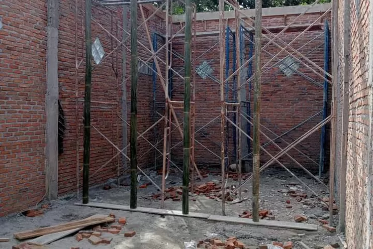 Gedung asset saat dalam proses pekerjaan (Realitasonline.id/zul)