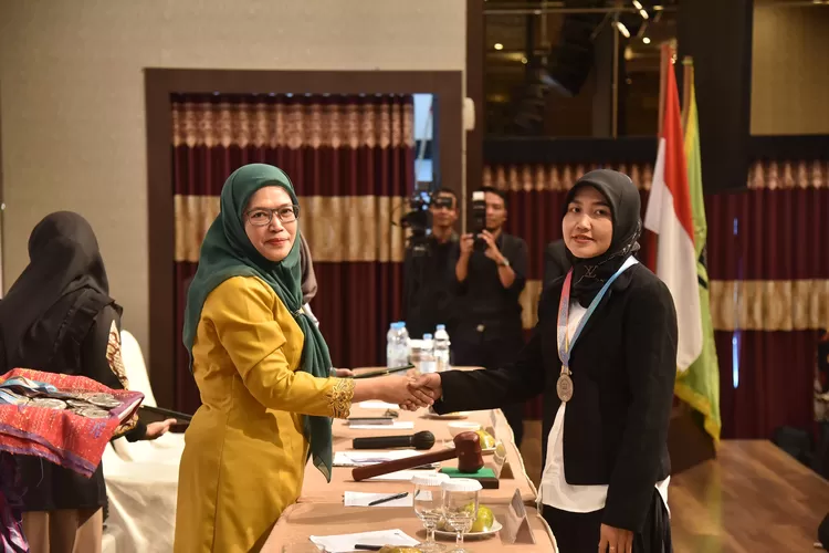 Rektor UIN Sumatera Utara Medan mengukuhkan Guru Profesional lewat Program Studi Pendidikan Profesi Guru (PPG) Dalam Jabatan LPTK  (Realitasonline.id/sugiatmo)