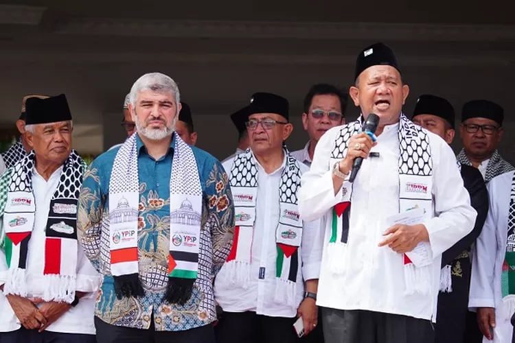 Plt Bupati Langkat H. Syah Afandin menghadiri Tabligh Akbar dan Doa Bersama sebagai Aksi Solidaritas Masyarakat Langkat Peduli Palestina (Realitasonline.id/AA)