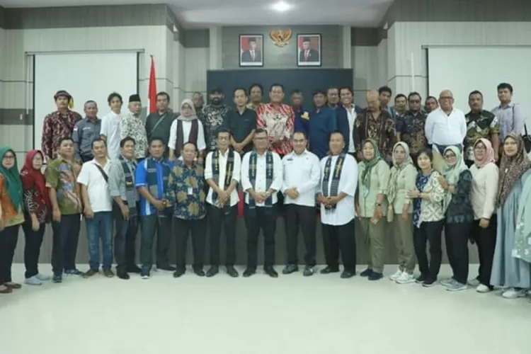 Wartawan bersama Diskominfo Pemkab Simalungun saat melakukan kunjungan ke Pemko Sabang  (Realitasonline.id/SS)