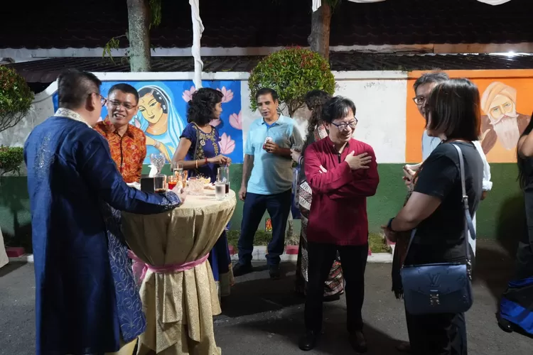 Walikota Medan, Bobby Nasution diwakili Kepala Dinas Pariwisata Kota Medan, Yuda Pratiwi Setiawan menyampaikan ucapan selamat hari Diwali 2023  (Realitasonline.id/humas)