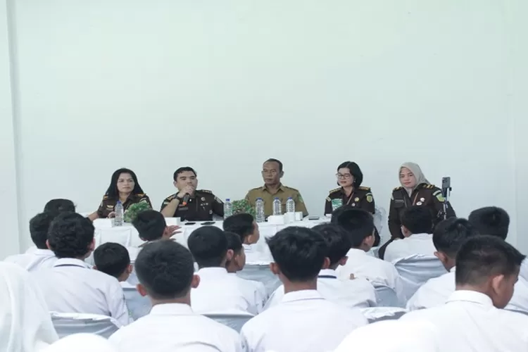 Kejaksaan Tinggi Sumatera Utara menggelar program Jaksa Daring di Sekolah SMP Adhyaksa Medan (Realitasonline.id/ap)