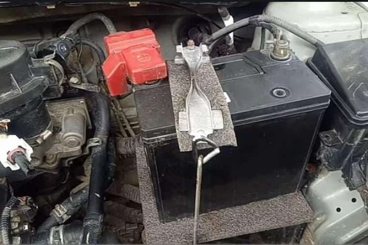 Aki Kering pada Mobil (Tangkapan Layar YouTube Mas Oyot)