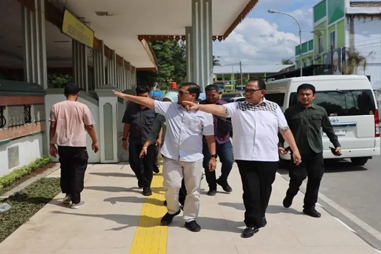 Ketua DPRD Sumut Baskami Ginting saat menyambangi Kota Tebingtinggi terkait proyek penataan atau renovasi alun-alun senilai Rp4,6 milyar (Realitasonline.id/Dok)