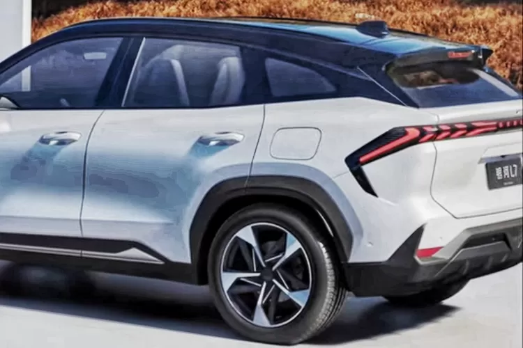 Gambaran Fortuner 2024, dengan desain eksterior lebih gagah. (YT)