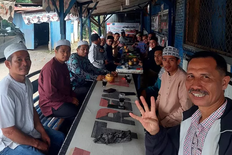 Ratusan Alumni Musthafawiyah Purba Baru di Labusel Siap Dukung Harun Musthafa Menuju Kursi DPR-RI masa periode 2024-2029.  ( Realitasonline.id/syh)