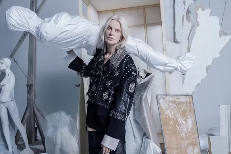 Potret model yang telah dihapuskan oleh akun instagram ZARA (Instagram : zara)