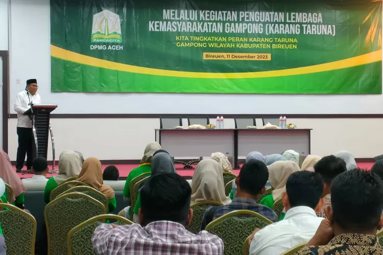 Anggota DPRA, Dr Amiruddin Idris ketika memberikan sambutan pada acara penguatan kelembagaan karang taruna. (Realitasonline.id/AJ)