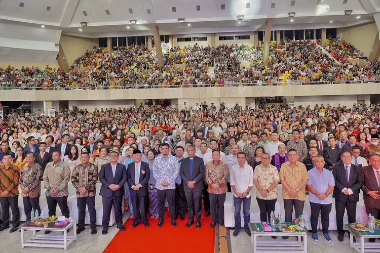 Ribuan Umat Kristiani Rayakan Natal Oikumene Pemko Medan di Pardede Hall dihadiri Walikota Bobby Nasution. (Realitasonline.id/kominfo)
