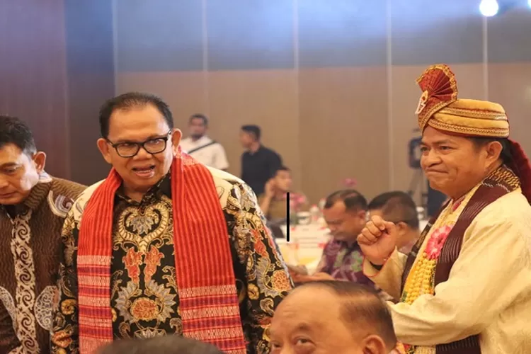 Ketua DPRD Sumut Baskami Ginting bersama Pj Gubernur Sumut Hassanuddin  acara Chef De Mission (CDM) Meeting PON XXI 2024 pada  (Realitasonline.id/Dok)
