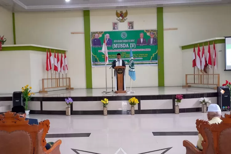 Ketua MUI Sumatera Utara Maratua Simanjuntak, saat memberikan arahan pada Musda IV MUI Padanglawas, (Realitasonline.id/ SS)