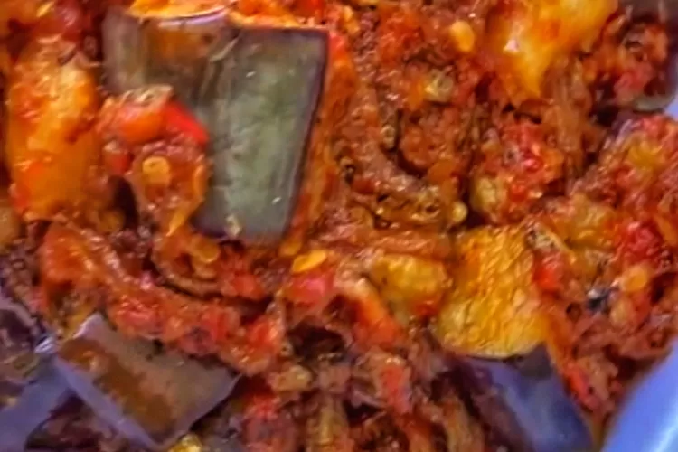 Sambal Terong Teri Pedas  (Instagram/ynstyahvvah )