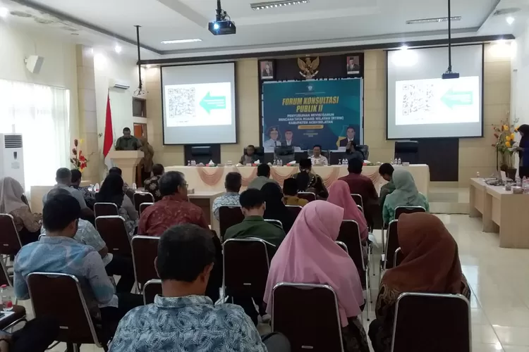 Bupati Aceh Selatan Buka Forum Konsultasi Publik II PTRW Tahun  2016-2036.  (Realitasonline.id/zul)