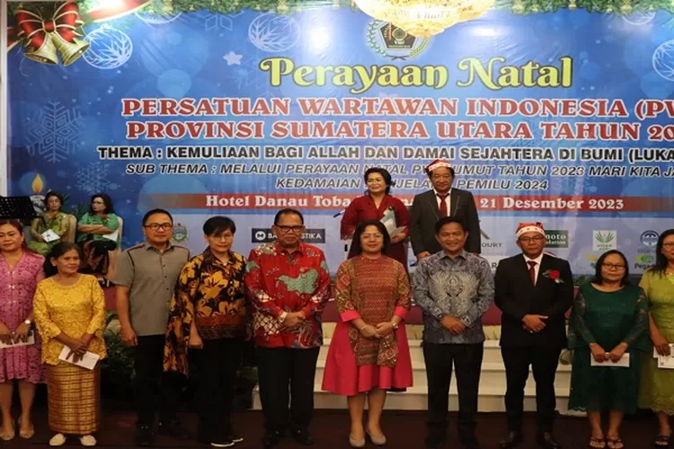 Ketua DPRD Sumut Baskami Ginting bersama Pj Gubernur Sumut Hassanudin hadiri perayaan Natal PWI Sumut (Realitasonline.id/Dok)