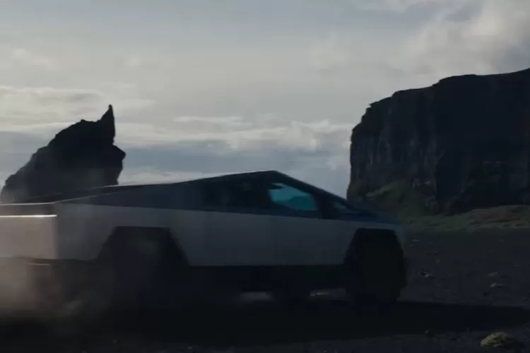 Penampakan test Drive mobil Tesla Cybertruck terlihat gesit. (Tesla)