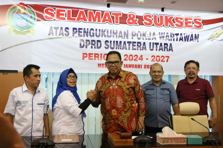 Ketua pokja Wartawan DPRD Sumut ucapkan terima kasih atas dukungan Ketua DPRD Sumut Baskami Ginting pada saat Pengukuhan