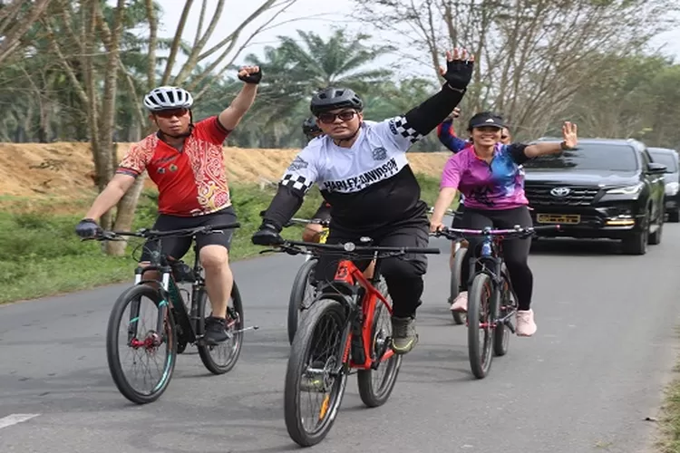  Kapolres Batubara memimpin kegiatan Gowes Kamtibmas, Cooling system,Sambang Kamtibmas Polres Batubara (Realitasonline.id/Gusti)