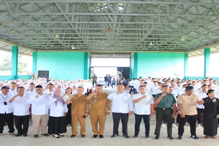 Sebanyak 156 pengawas TPS usai dilantik Panwaslu Pantai Labu (Realitasonline.id/zul)