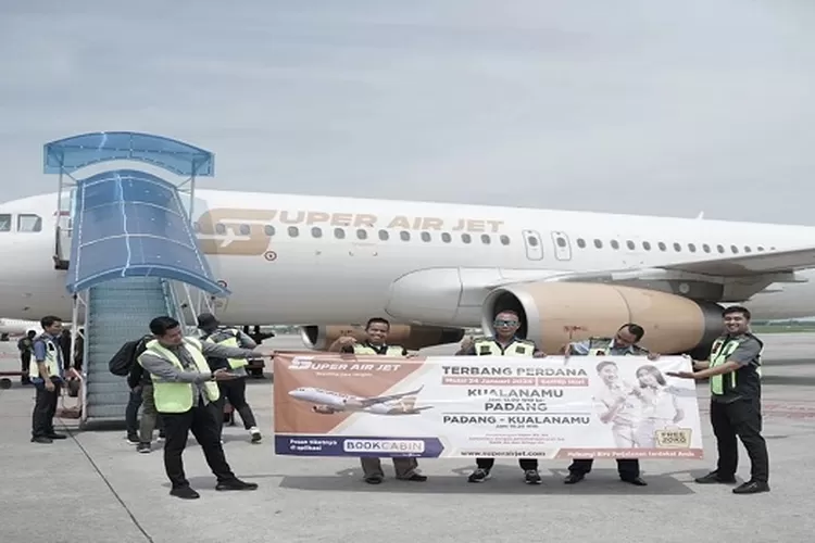 Super Air Jet tipe pesawat berjenis A320 kapasitas 180 penumpang.terbang perdana Kualanamu-Padang (Realitasonline.id/Dok)