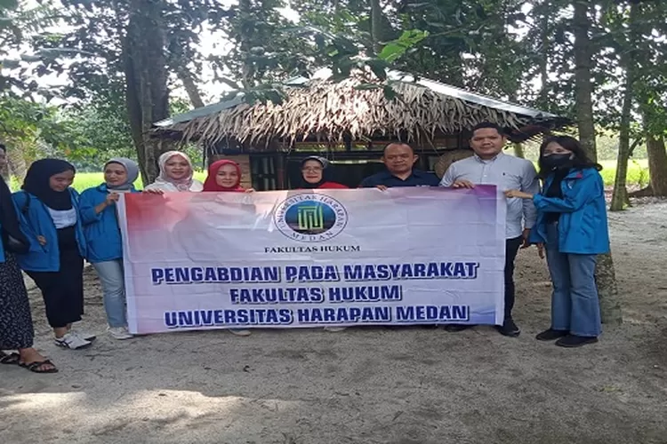 Penyerahan bilik untuk ibu menyusui oleh Universitas Harapan Medan kepada pengelola Pasar Kamu di Pantai Labu (Realitasonline.id/zul)