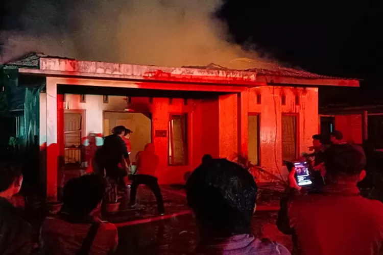 Rumah milik Marihot Tampubolon yang terbakar (Realitasonline.id/Dok)