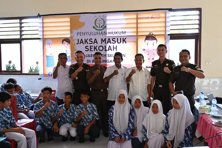 Kacabjari Aceh Selatan di Bakongan lakukan Jaksa Masuk Sekolah (JMS)