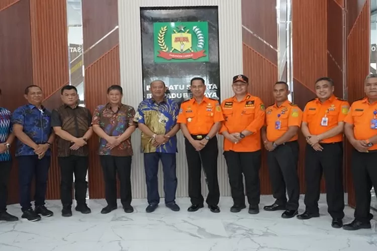 Plt.Bupati Langkat H.Syah Afandin SH menerima kunjungan kerja Kepala Basarnas Medan (. Realitasonline.id/M.Alwi)