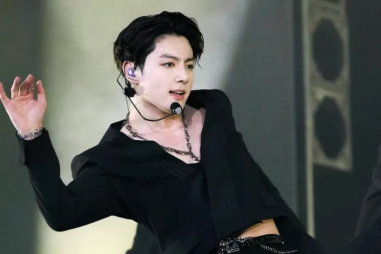 Daftar Nama-nama Artis K-Pop yang Terkenal Introvert di Kehidupan Nyata, Nomor. 2 Anggota BTS yang Terkenal Pendiam dan Pemalu