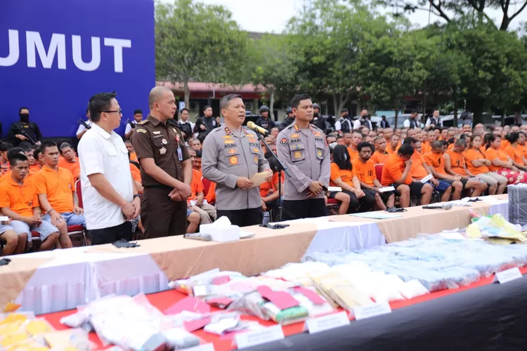 Kapolda Sumut, Irjen Pol Agung Setya Imam Effendi memberi paparan terkait pengungkapan narkoba beberapa waktu lalu.