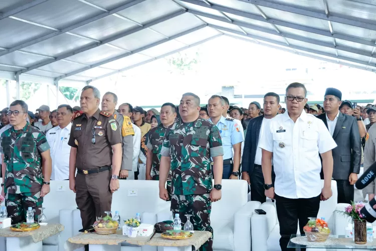 Pj Bupati Batubara Nizhamul Hadiri penyerahan bantuan oleh Mentan RI