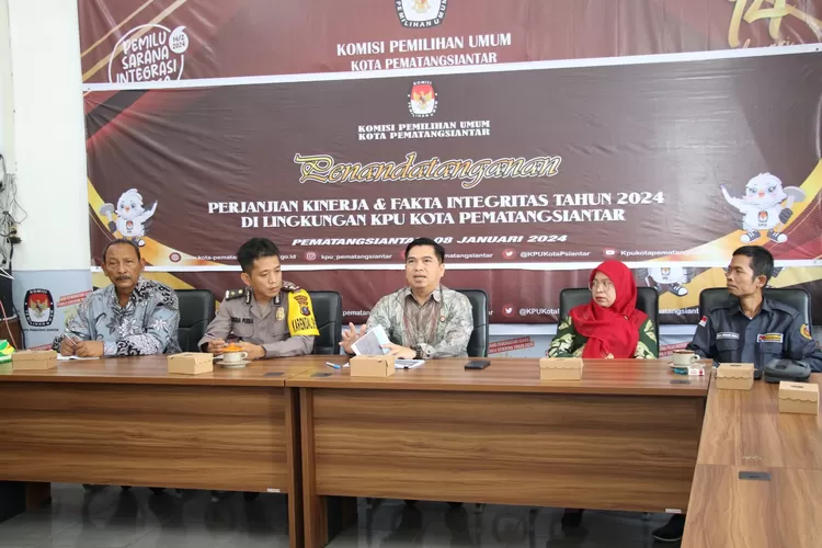 Foto : Rakor Persiapan Distribusi Logistik Pemilu Tahun 2024 bersama KPU, Forkopimda, Bawaslu dan pemangku kepentingan Pemilu serentak. (Realitasonline.id/ RH)