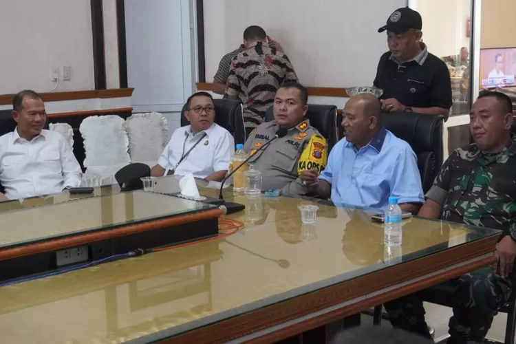 Plt Bupati Langkat mengikuti Zoom dengan Pj Gubernur Sumut
